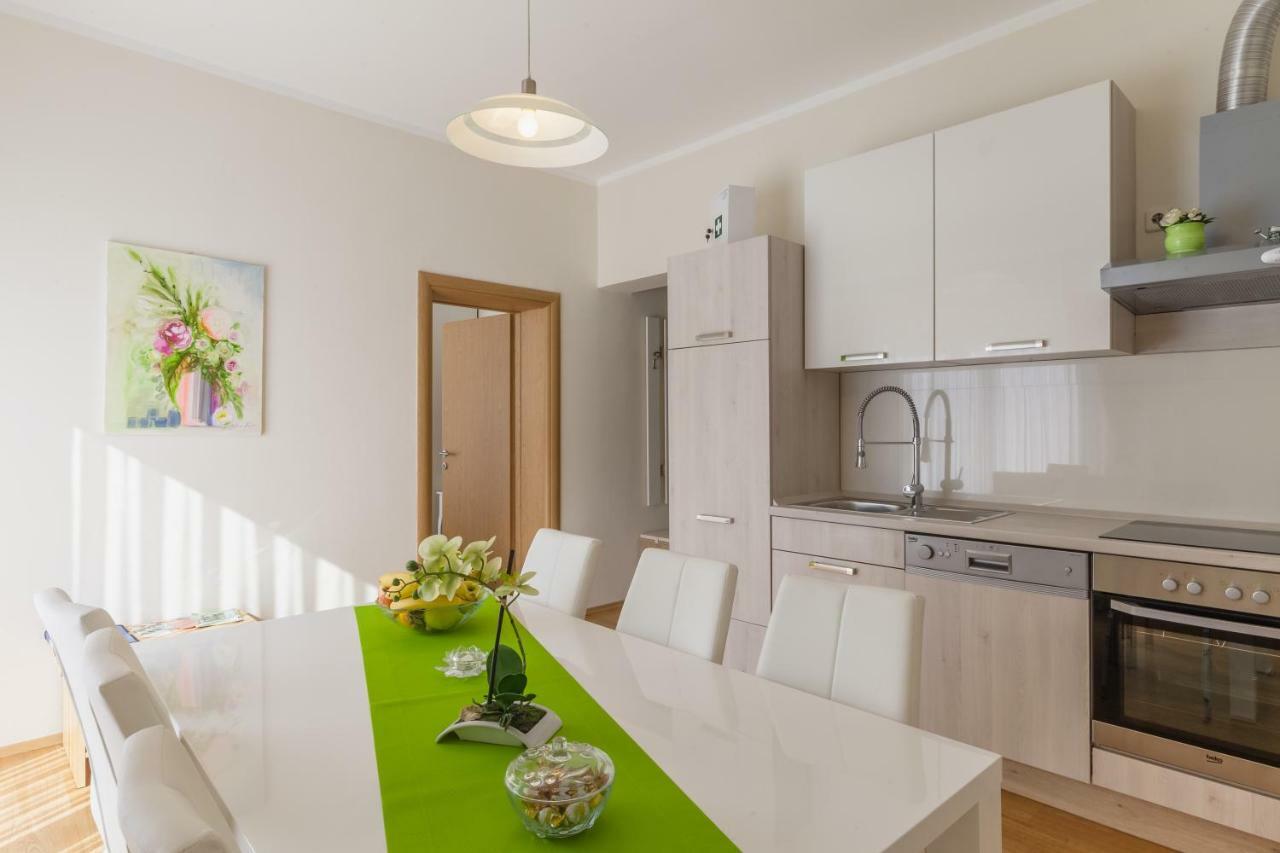 Apartment Snjezana Szluin Kültér fotó